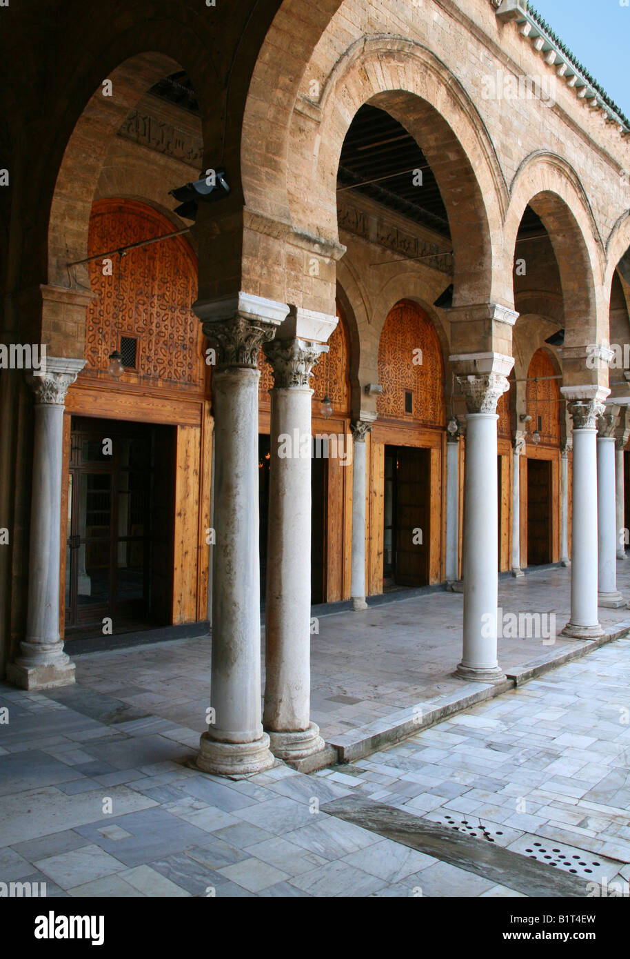La grande moschea o Jemaa ez Zitouna Tunis Tunisia Africa del Nord Foto Stock