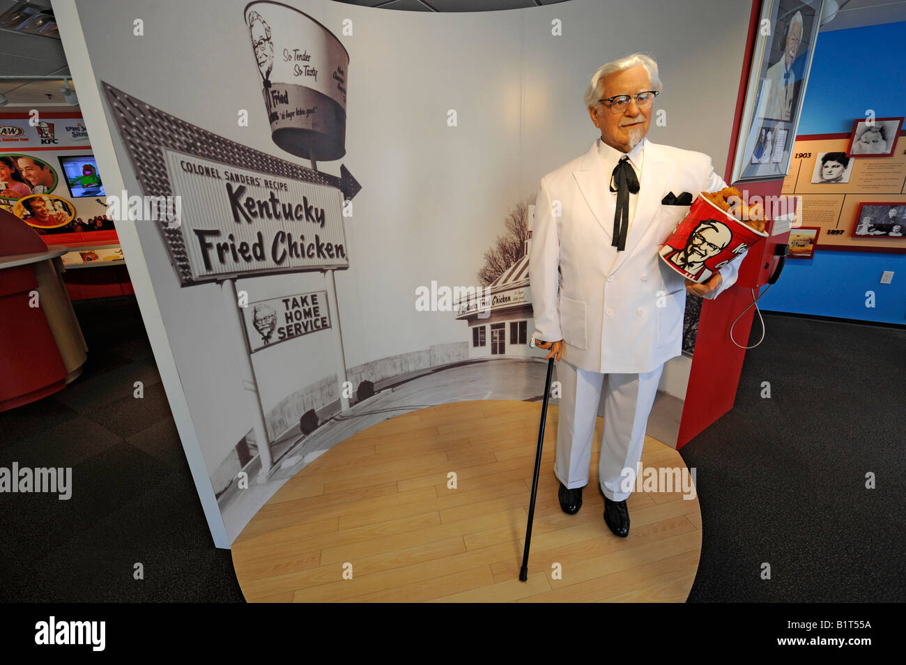 La somiglianza del colonnello Harland David Sanders fondatore di KFC Kentucky Fried Chicken al Visitor Center Louisville Kentucky KY Foto Stock