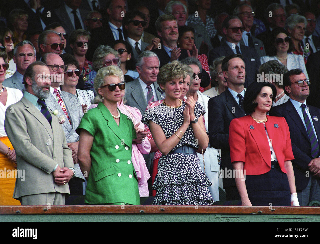 Wimbledon mens final 1991 Diana Principessa del Galles e il principe e la Principessa Michael di Kent guardando Michael Stich win Foto Stock