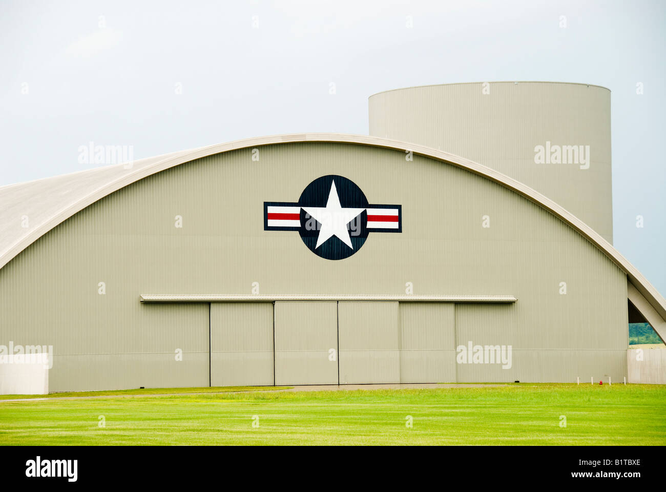 Hangar esterno presso il Museo Nazionale della United States Air Force a Wright-Patterson Air Force Base vicino a Dayton, Ohio Foto Stock