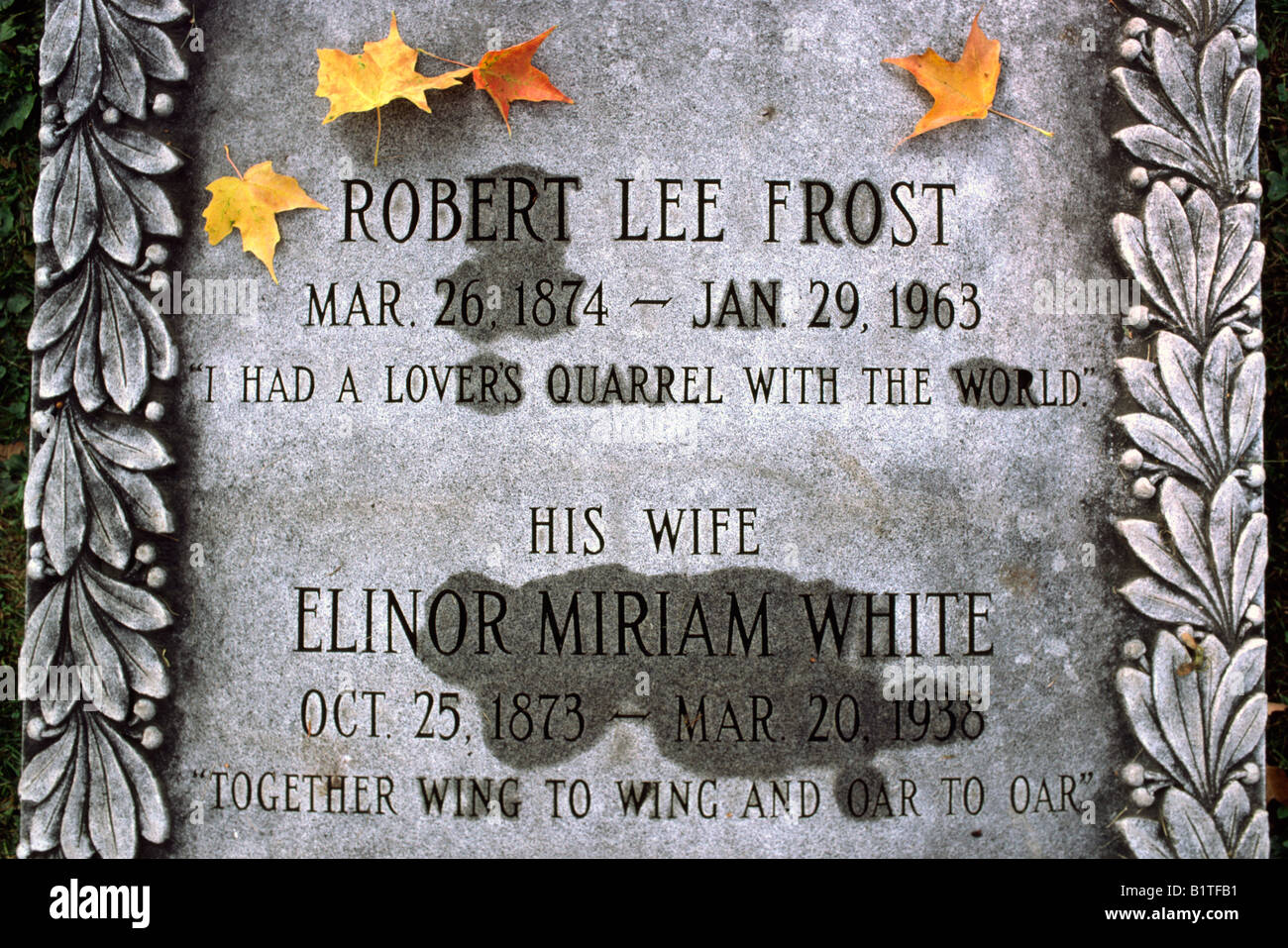 Pietra tombale del poeta Robert Frost e sua moglie Eleonora, ini Bennington, Vermont Foto Stock