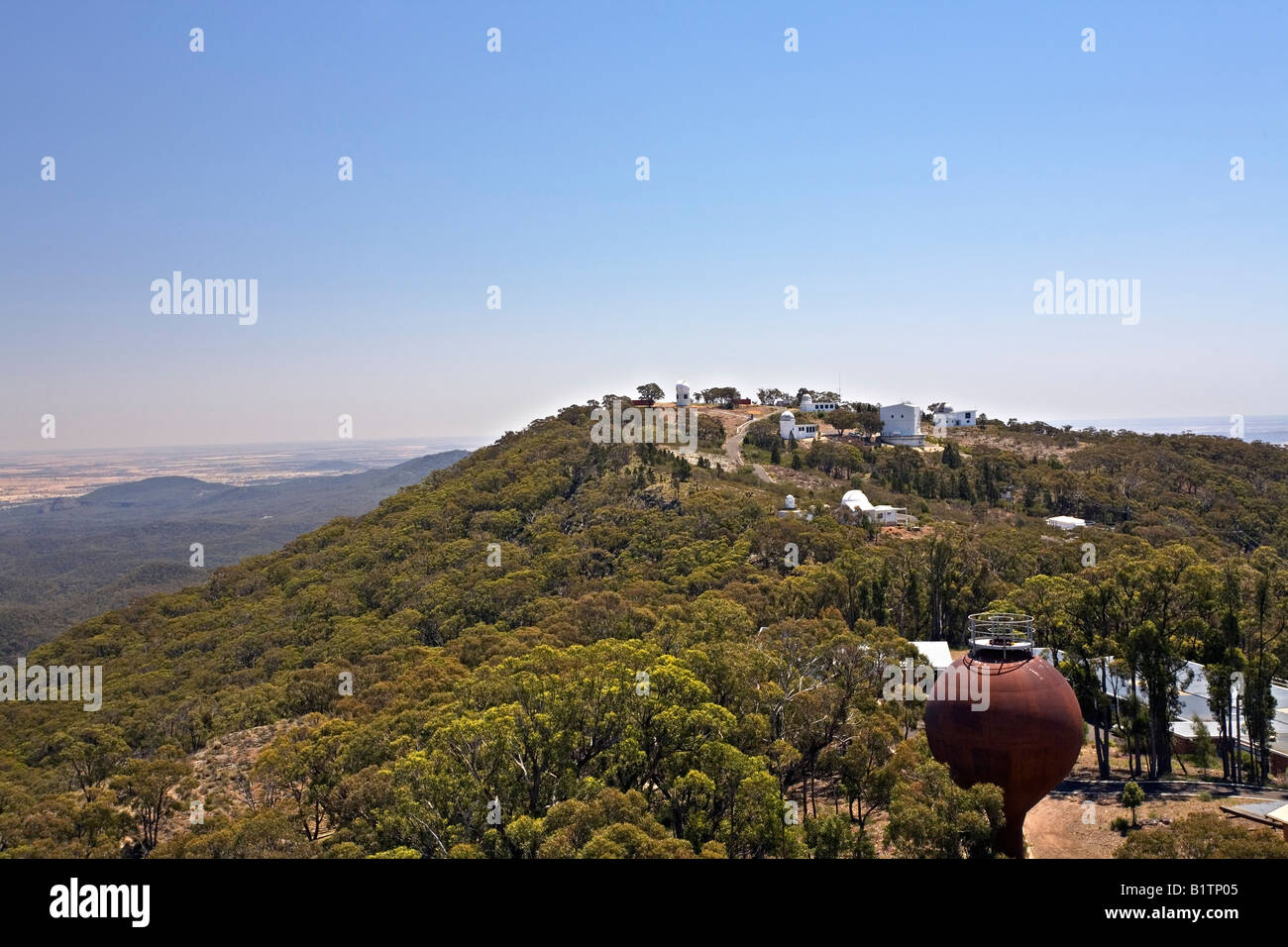 Anglo-Australian Observatory schierata la molla NSW Australia, la casa di uno dei mondi più grandi telescopi Foto Stock