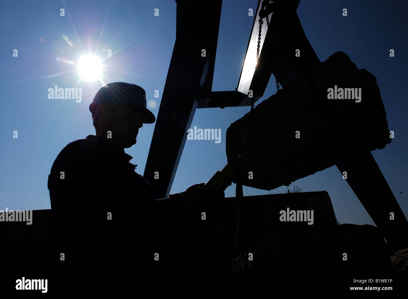 INDUSTRIALE, lavoro, lavoratore, industriale, cielo blu, sole, lavoro, umano, persone, industriale, gli affari sanno come fare tesoro Foto Stock