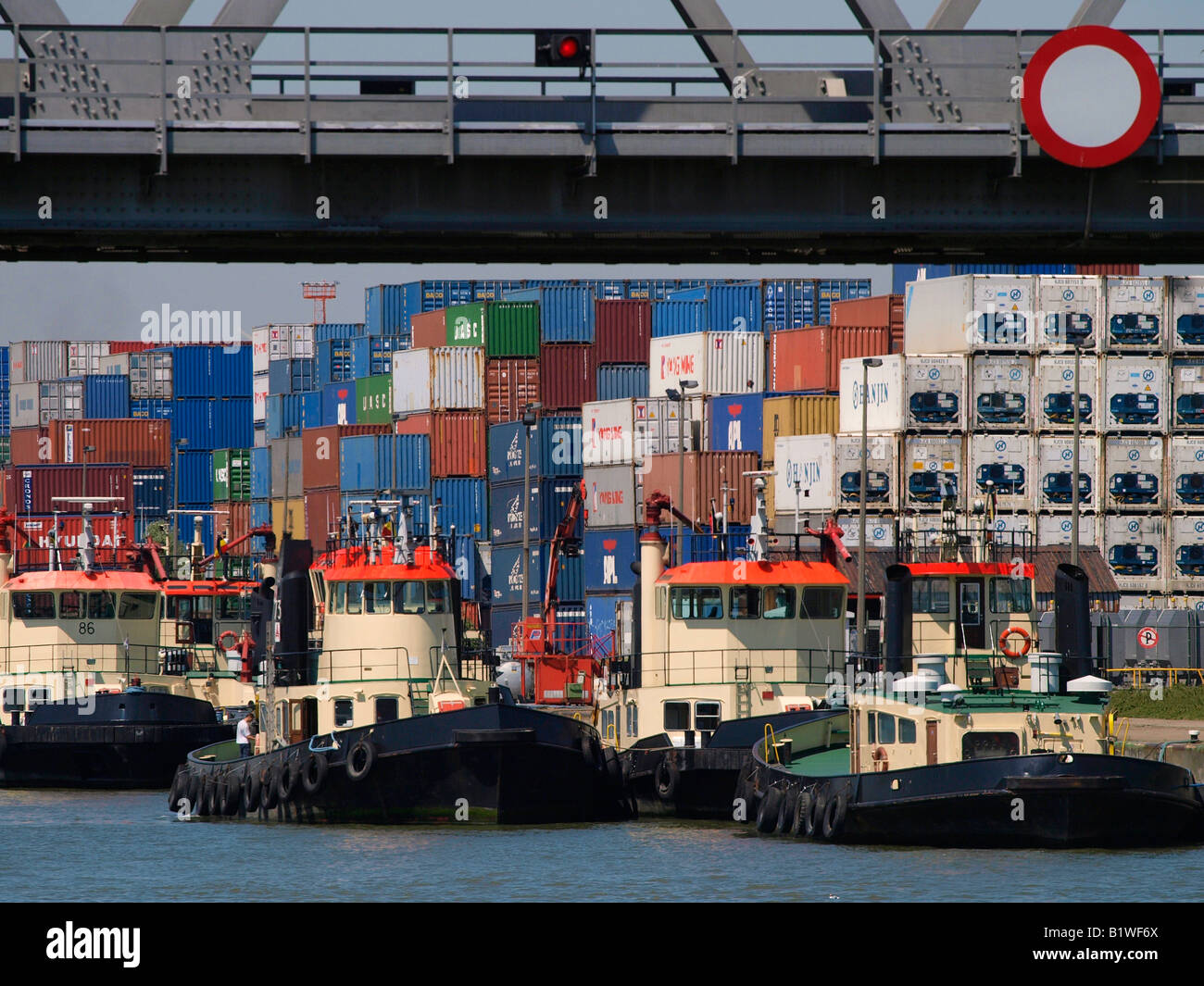 Porto di Anversa Fiandre Belgio 180 milioni di tonnellate di merci passano attraverso qui annualmente Foto Stock