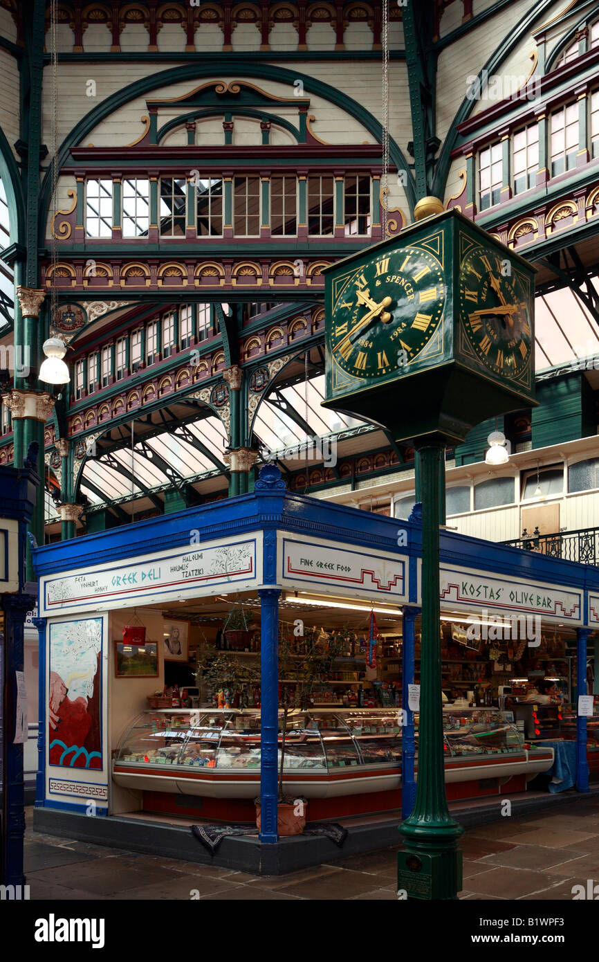 Interno del Leeds City mercati, Leeds, West Yorkshire, Inghilterra, Regno Unito. Foto Stock