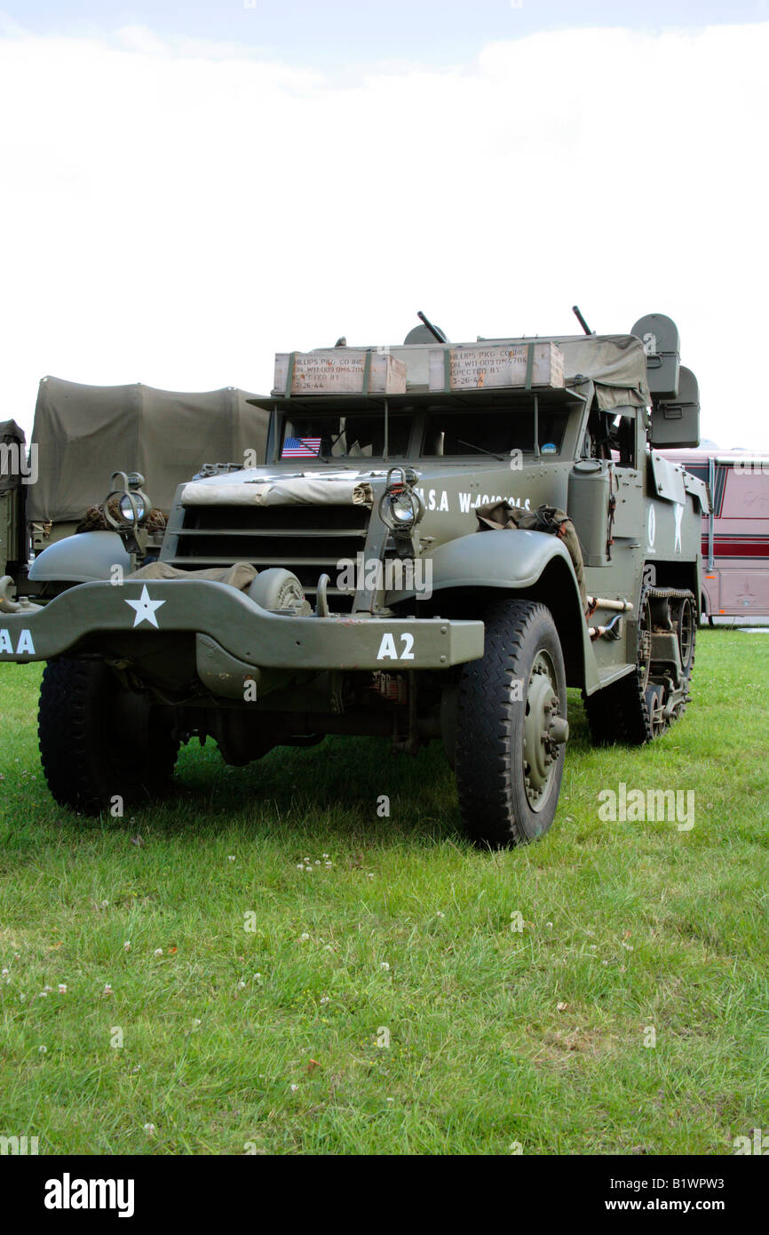 Internazionale mezza via veicolo militare Foto Stock