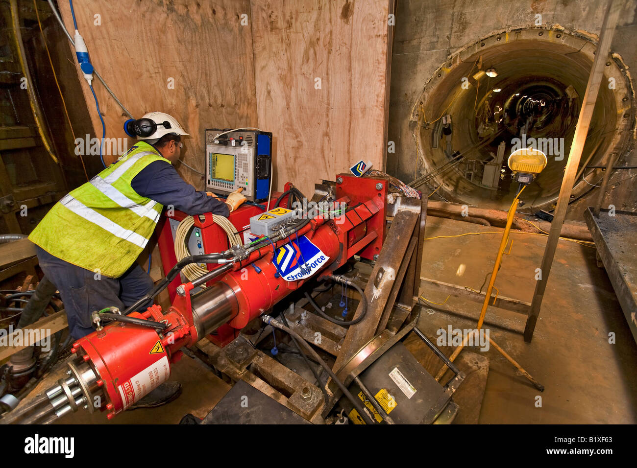 Gasdotto installazione attraverso un tunnel sotto il fiume Exe Devon Foto Stock