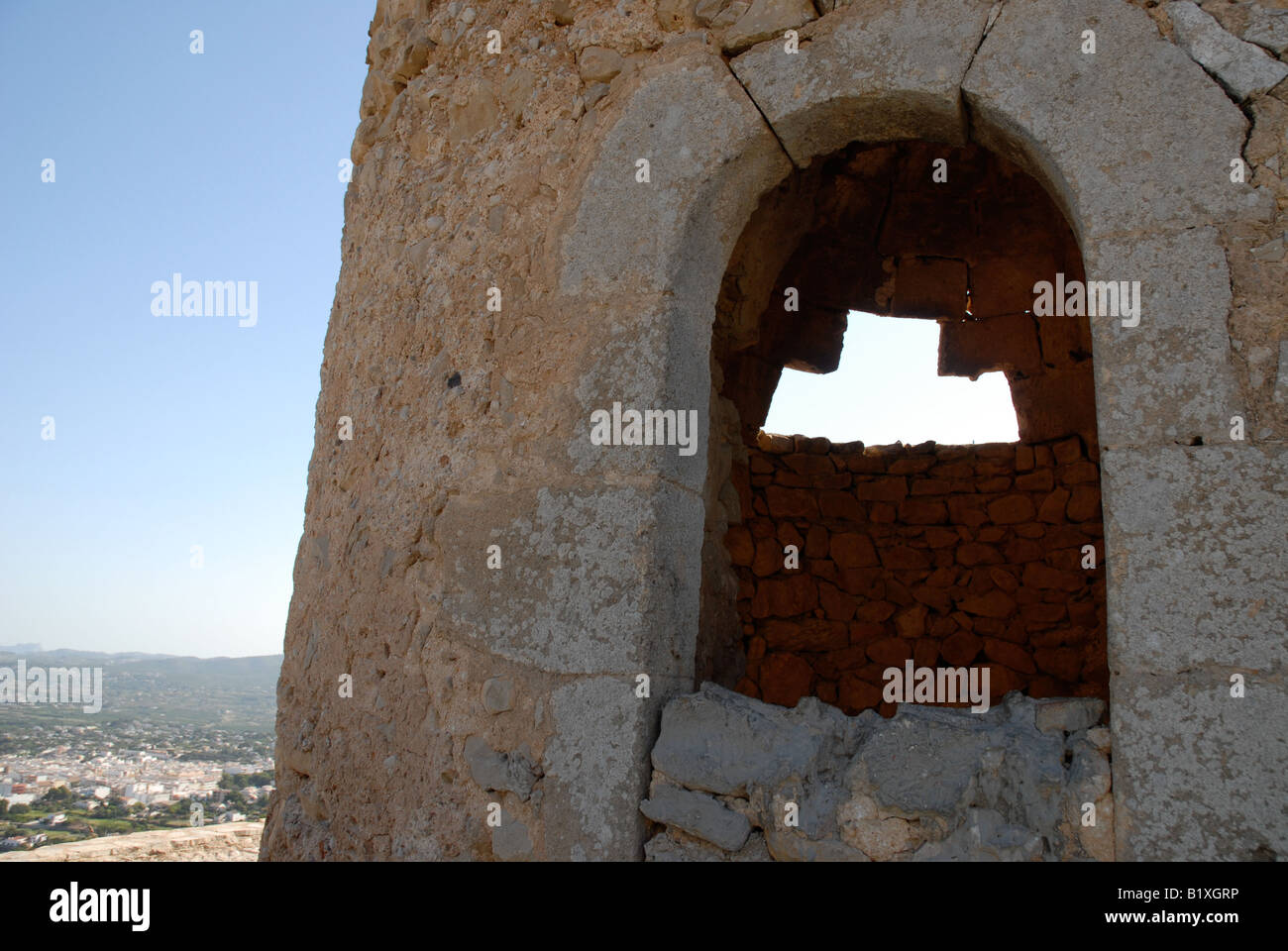 Il mulino a vento abbandonato su La Plana, Javea / Xabia, Provincia di Alicante, Comunidad Valenciana, Spagna Foto Stock