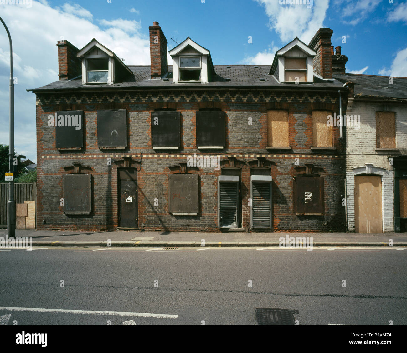 Case abbandonate in Silver Street, città di Reading, Berkshire, Inghilterra, Regno Unito. Foto Stock