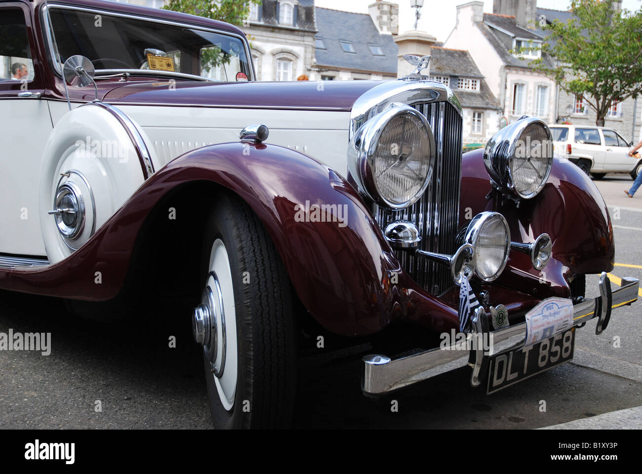 Dettaglio di un classico Rolls Royce inglese vecchia auto in città Huelgoat Bretagna Francia Foto Stock