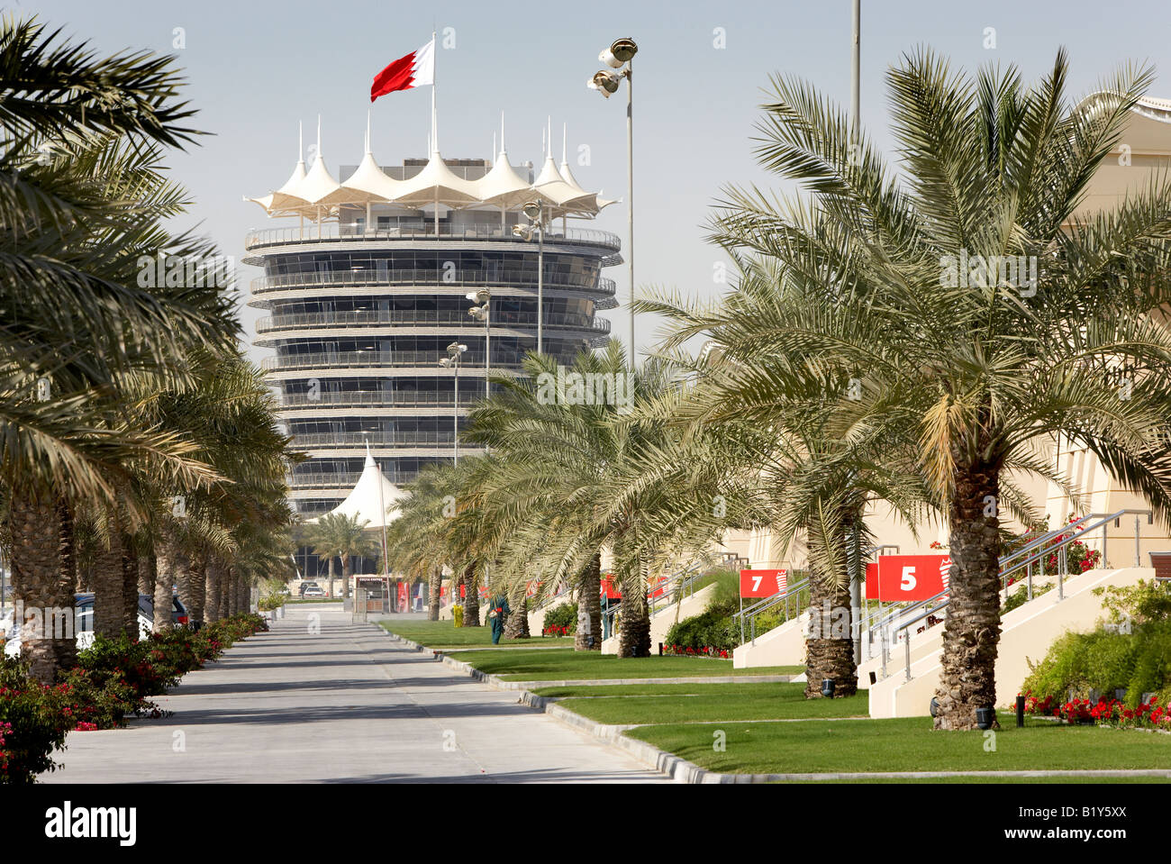 Torre di Sakhir e paddock a Circuito Internazionale del Bahrain BIC Foto Stock