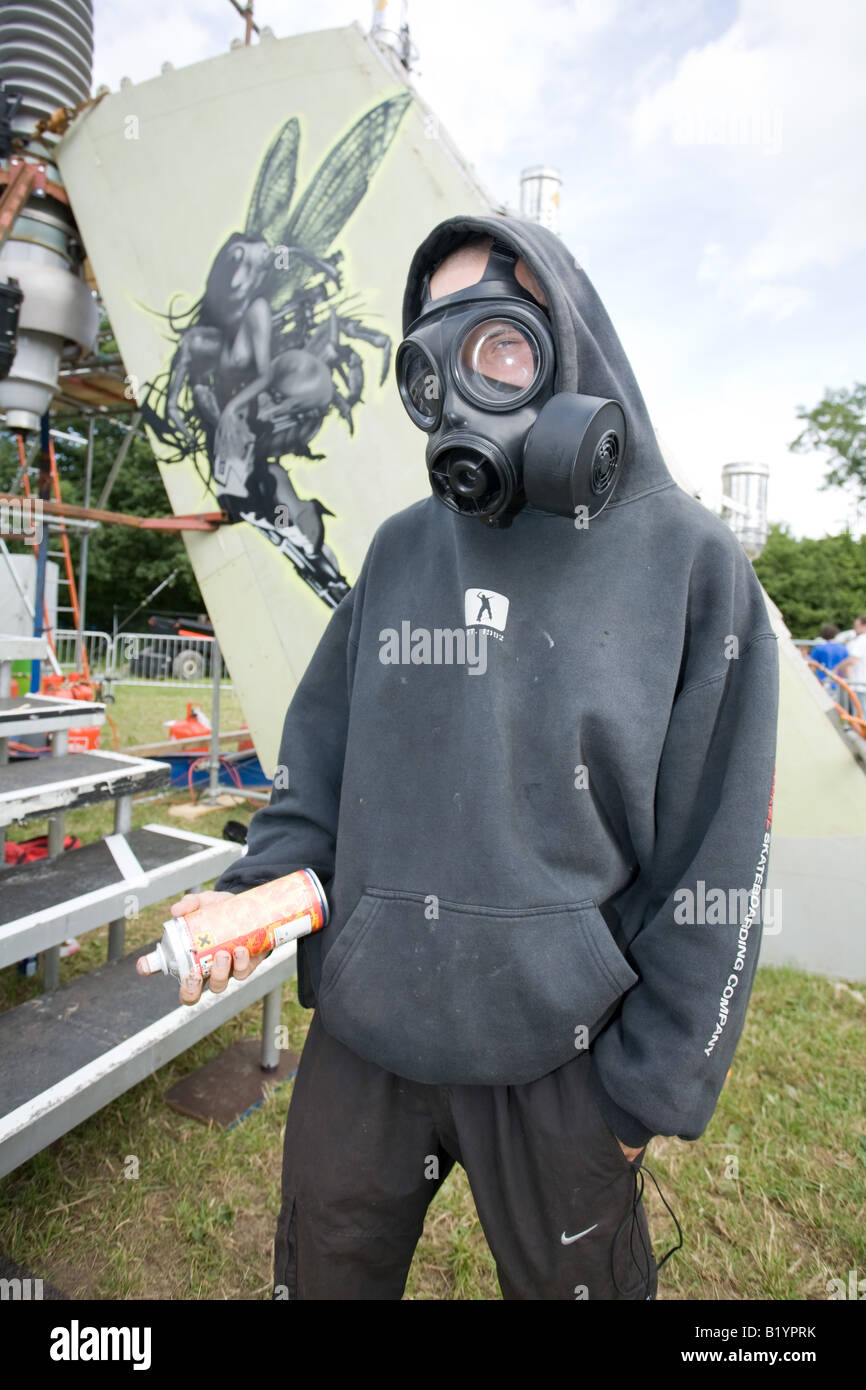 Graffiti artist Olly. Cestino città del festival di Glastonbury 2008 Foto Stock