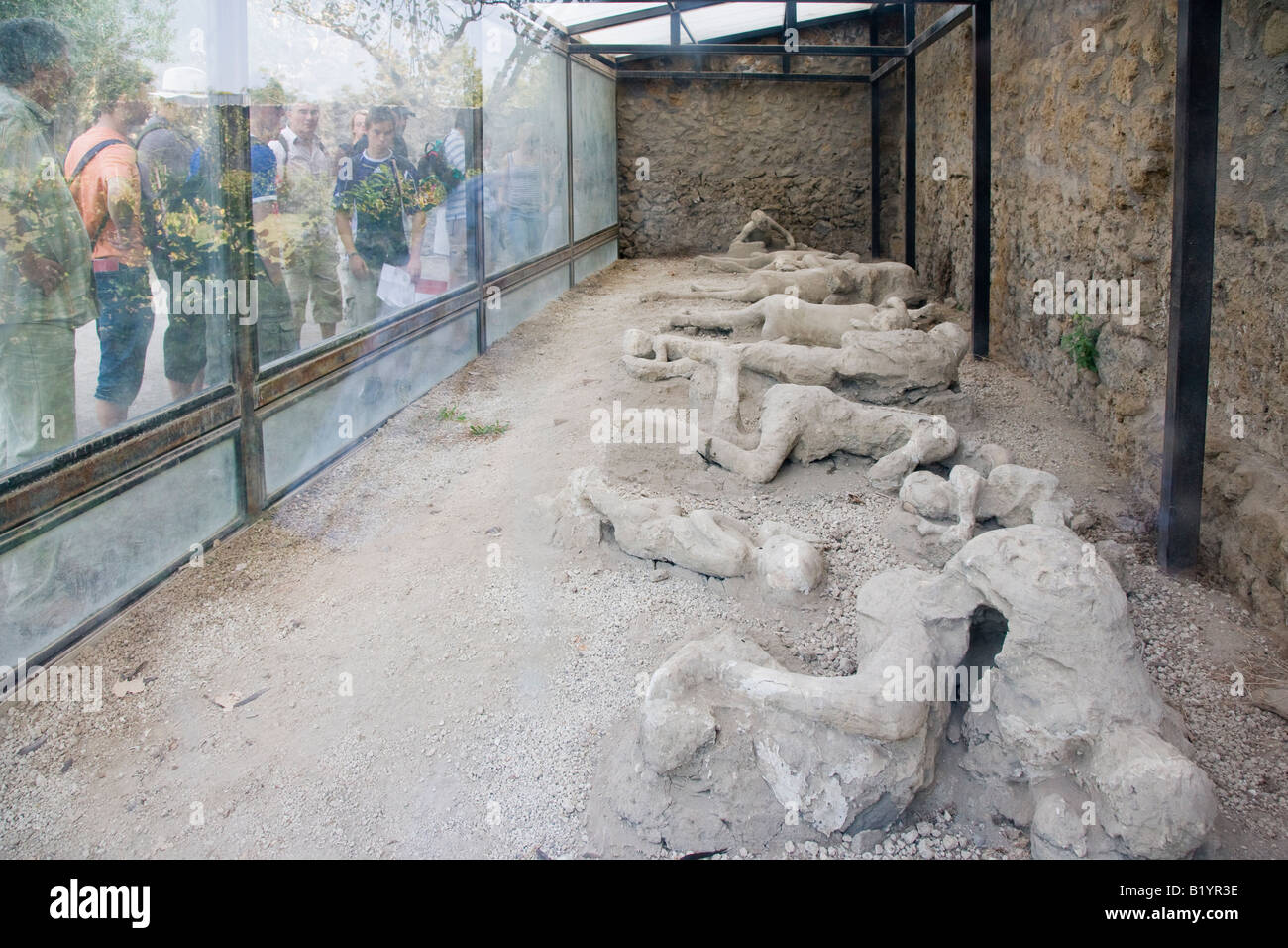 Calchi in Gesso delle vittime dal giardino dei fuggiaschi Pompei Campania Italia Foto Stock