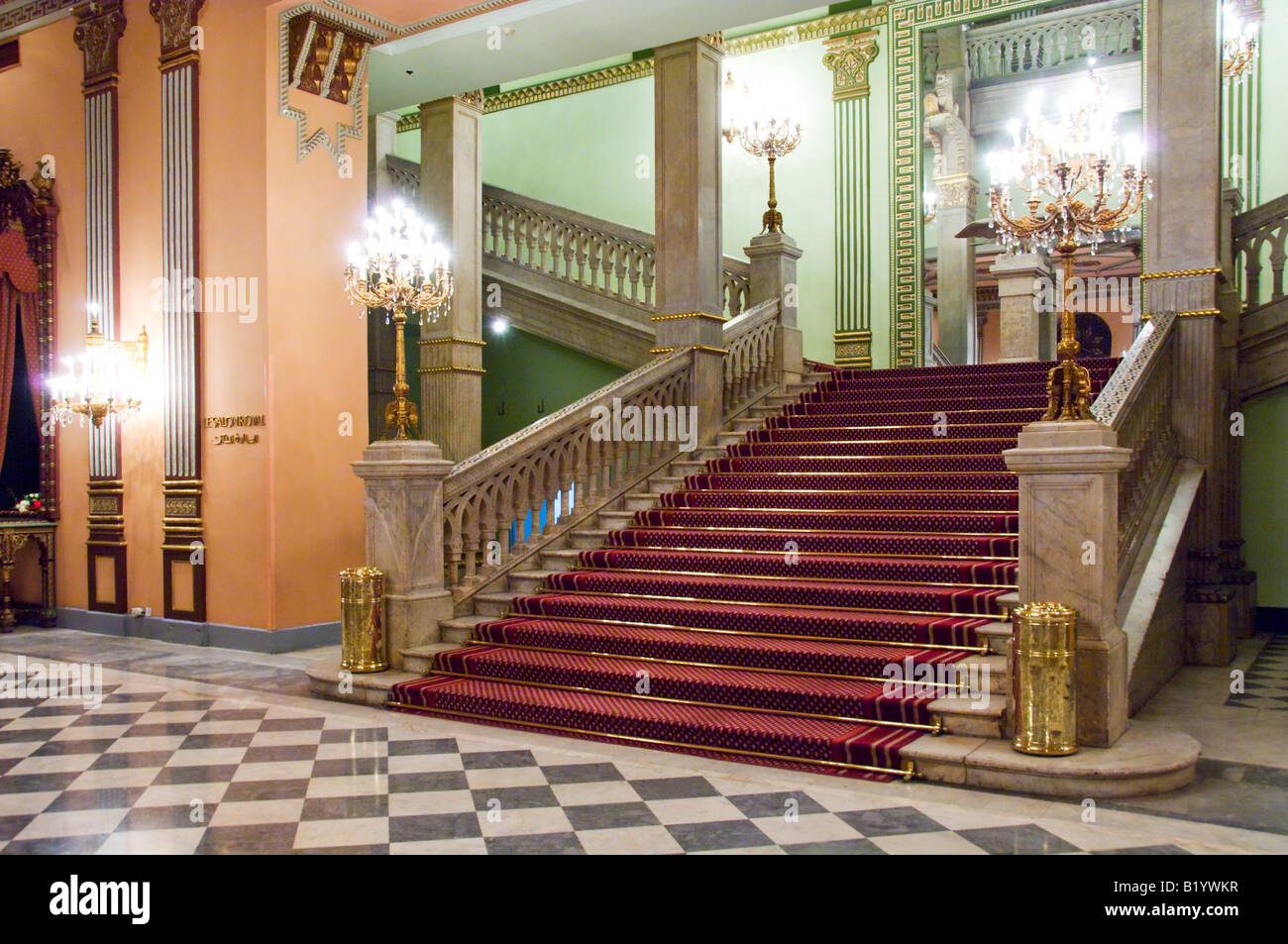 Scala e architettura di interni e il design del Marriott Hotel Zamalek in Il Cairo Egitto Foto Stock