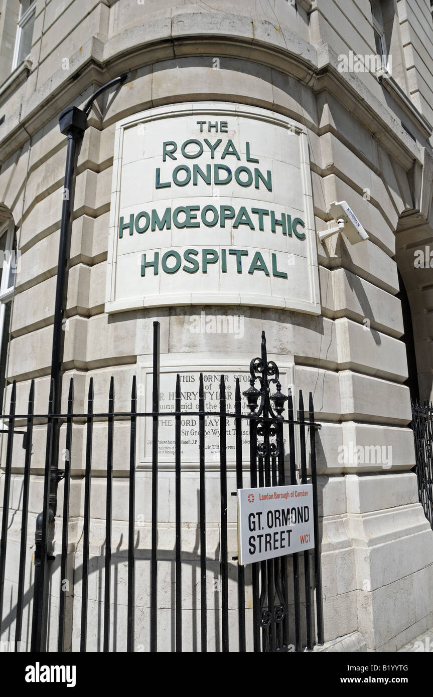 Il Royal London Homoeopathic Hospital sign ora Royal Hospital di Londra per la medicina integrata Great Ormond Street, England Regno Unito Foto Stock