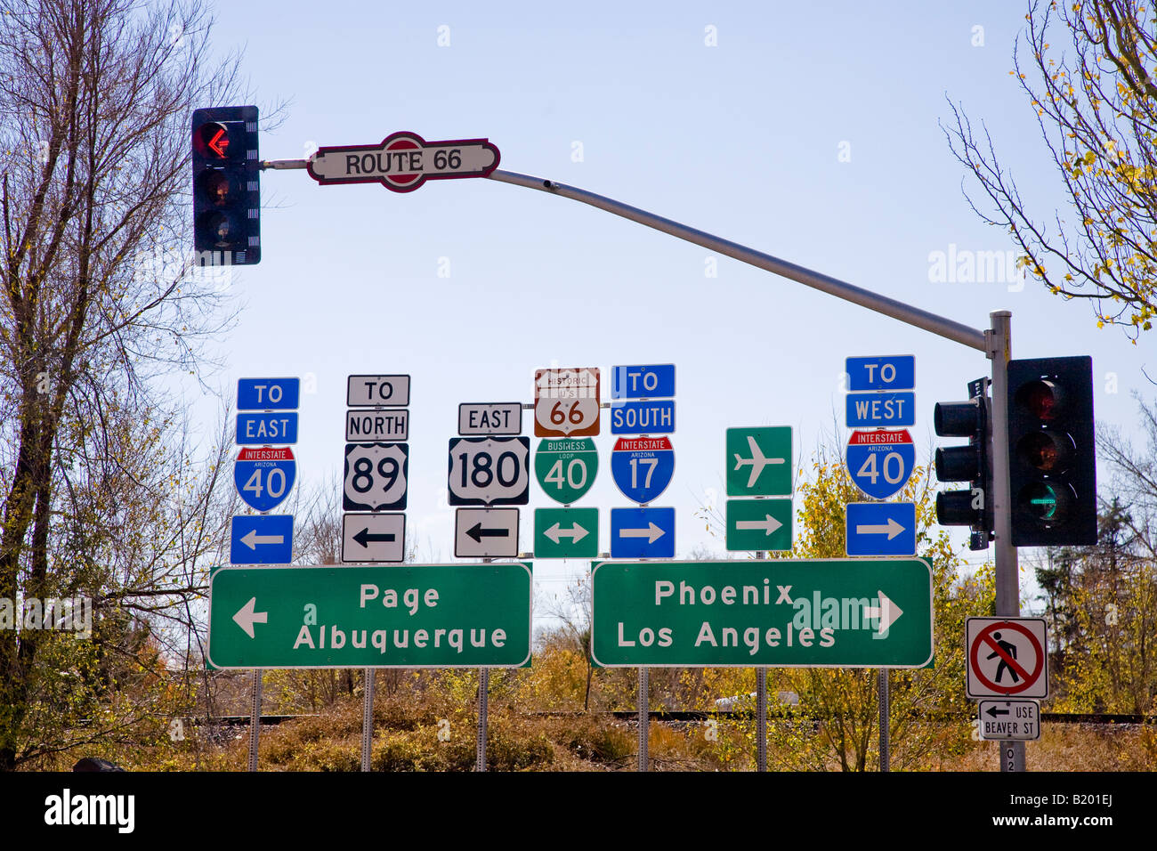 Autostrada segni Route 66 Falgstaff Arizona USA Foto Stock