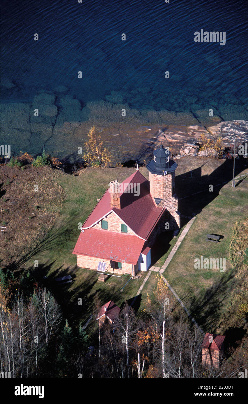 Foto aerea di Sand Island Lighthouse sul Lago Superiore nell'Apostle Islands Bayfield County Wisconsin Foto Stock