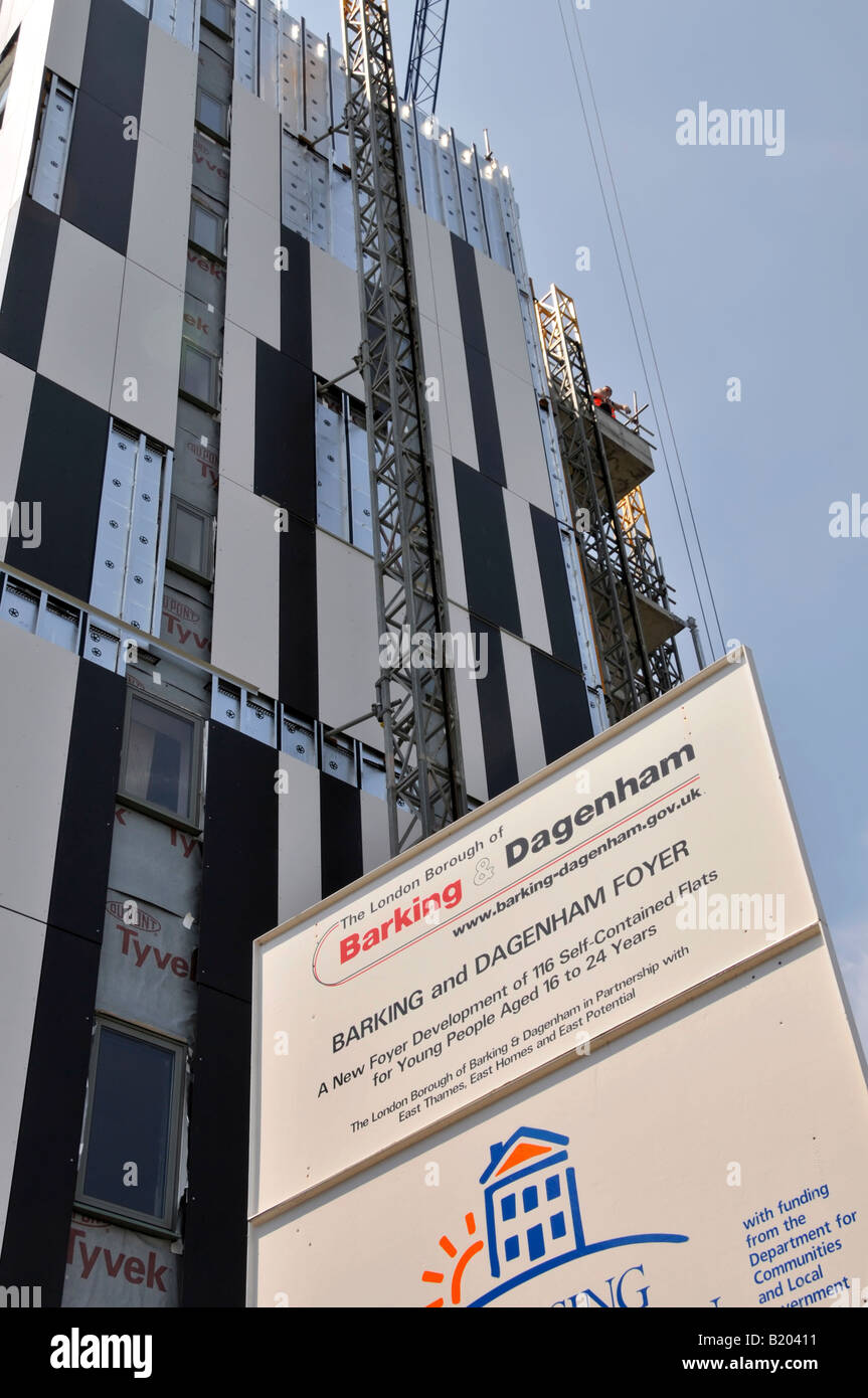Barking & Dagenham London Borough sviluppo di alloggi sociali 116 appartamenti indipendenti per giovani di età compresa tra 16 e 24 anni cantiere edile Foto Stock