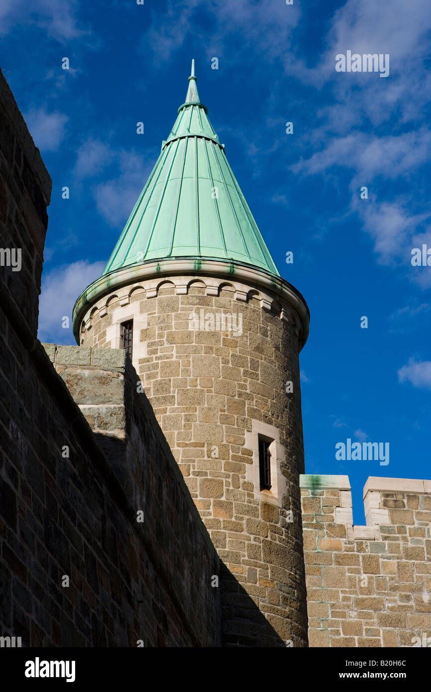 Una torretta su Porte San Jean (St. Jean Gate) in Quebec Città Vecchia. Quebec City, nella provincia del Quebec, Canada. Foto Stock