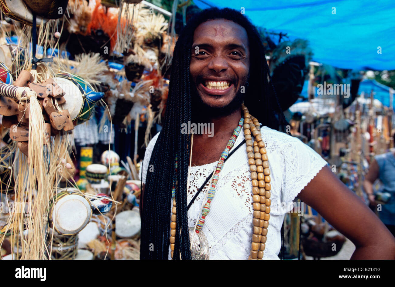 Hippie sul mercato hippy in Ipanema Rio de Janeiron Brasile Foto Stock