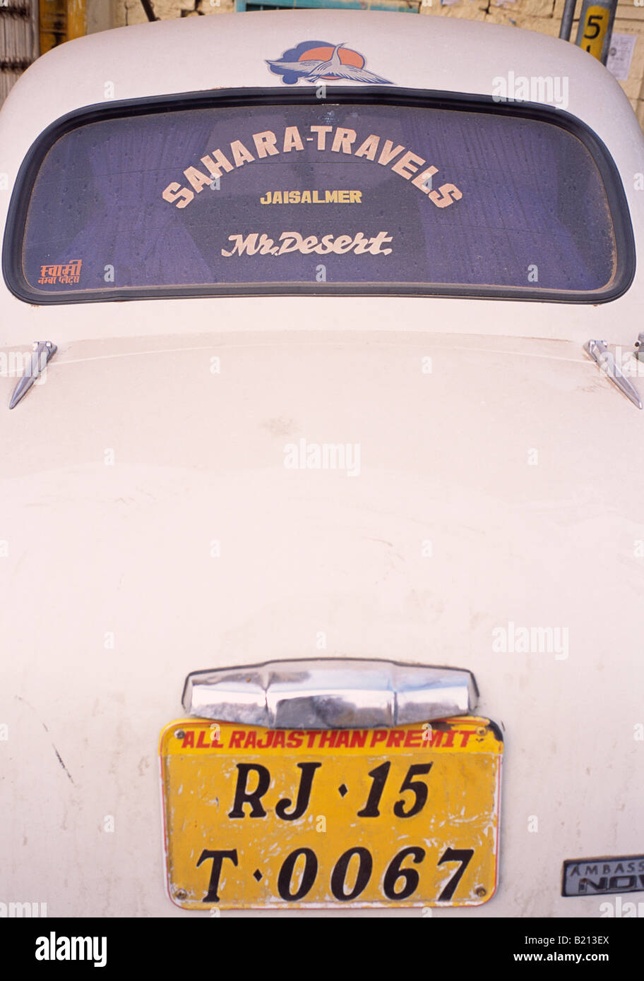 Vecchia auto bianco, Jaisalmer, India Foto Stock
