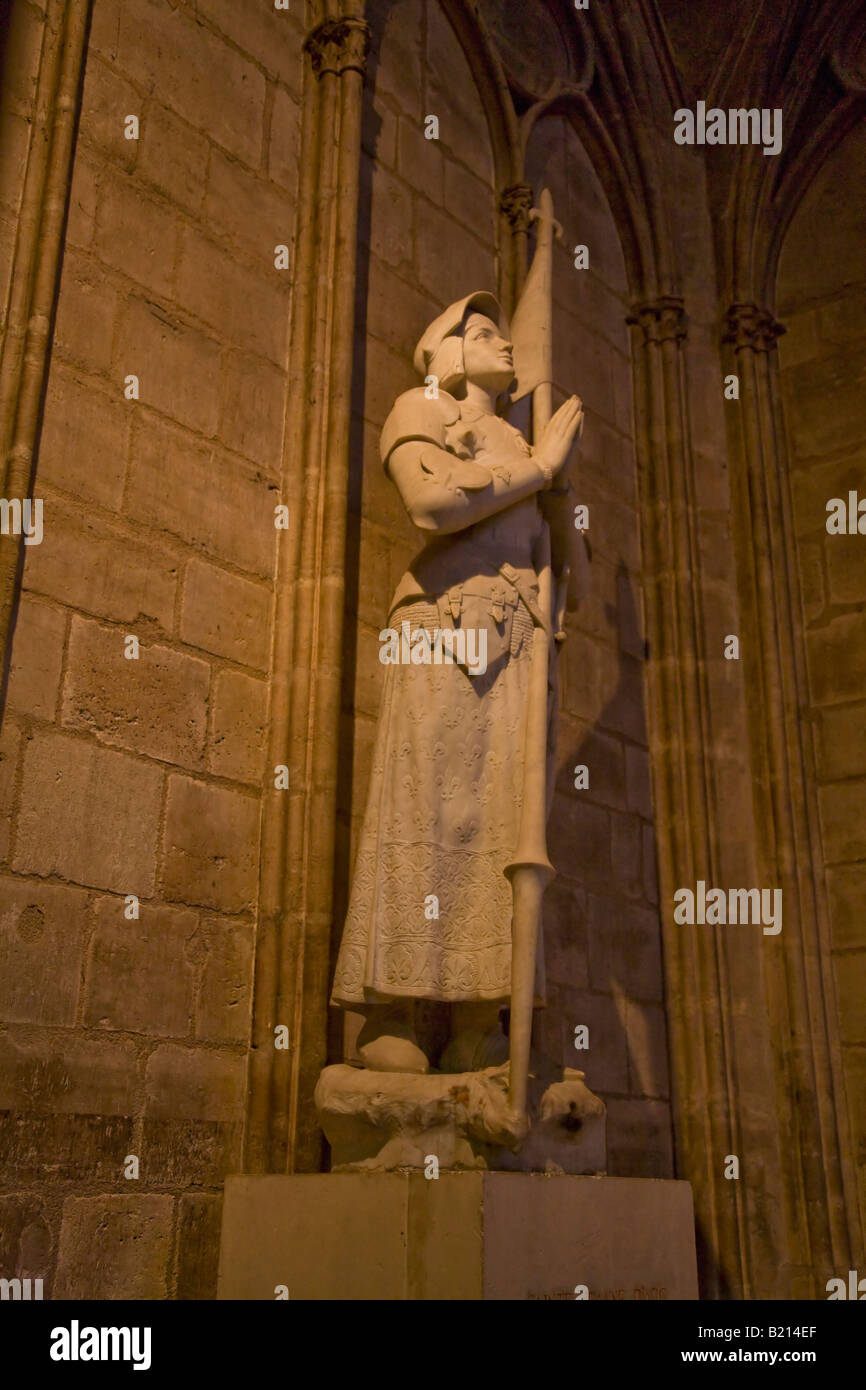 Giovanna d'Arco Interno scultura la cattedrale di Notre Dame Parigi Francia Europa Foto Stock