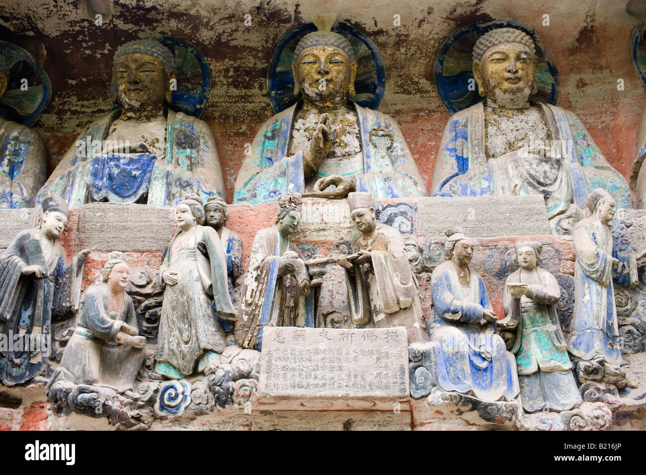 Dazu incisioni rupestri buddha e religiosi di scena a monte Baoding Chongqing Cina Foto Stock