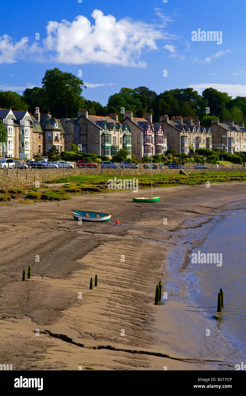 La spiaggia a Arnside Cumbria sul fiume Kent estuario della baia di Morecambe Inghilterra REGNO UNITO Foto Stock