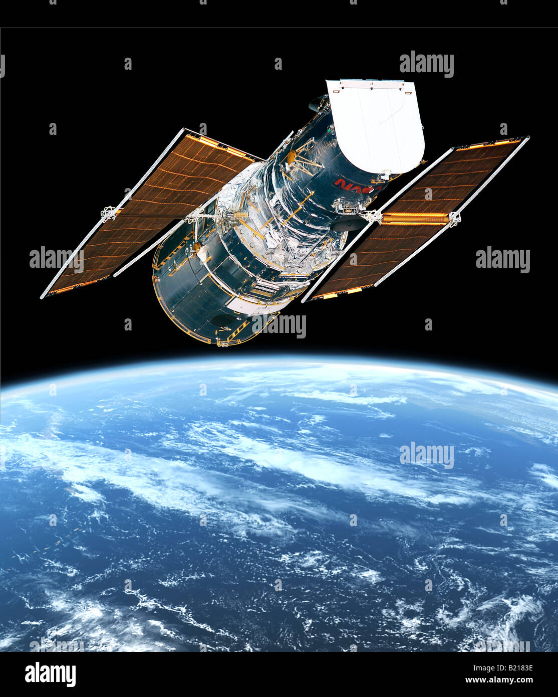 Telescopio Hubble volando sopra la terra Foto Stock Telescopio Hubble volando sopra la terra Foto Stock
