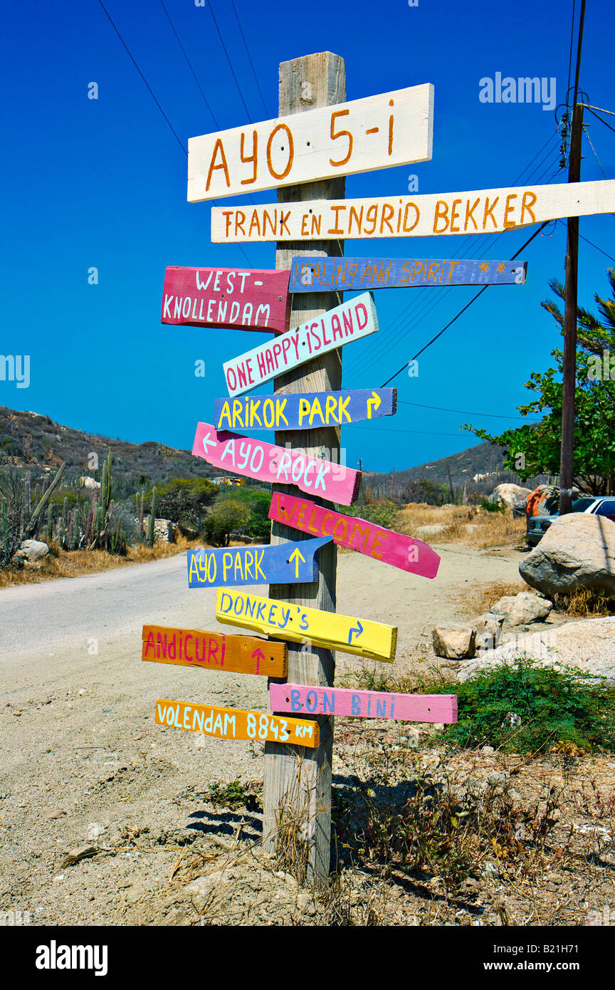 Cartello stradale al Parco Nazionale di Arikok su Aruba Foto Stock