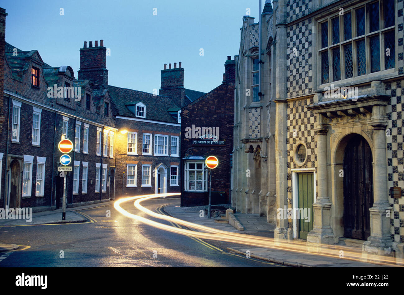 Trinità Guild Hall di notte King s Lynn Inghilterra Foto Stock