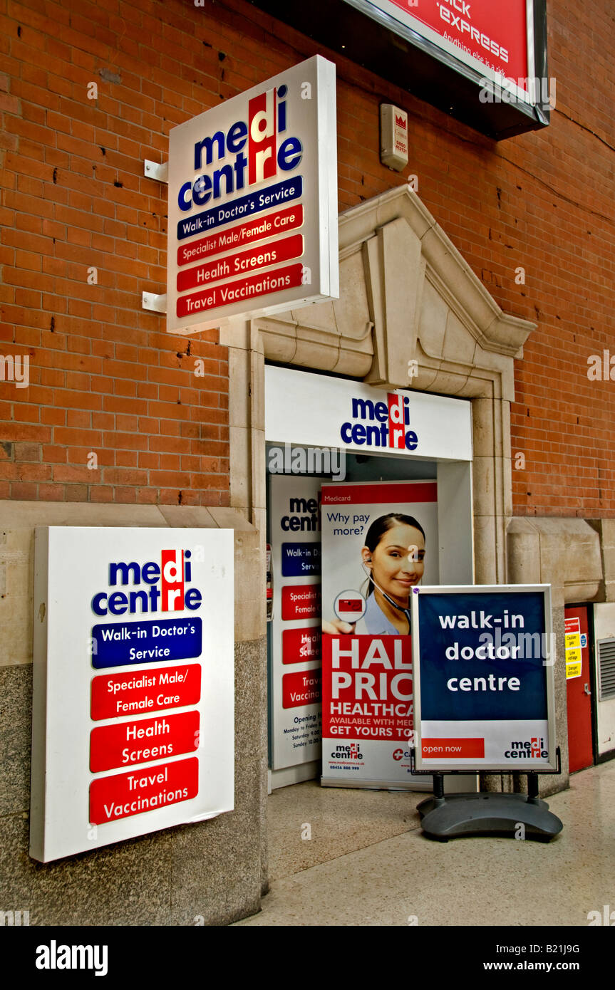 Stazione Victoria di Londra centro medi a piedi nel centro medico Regno Unito Regno Unito medicina farmacie fisico medico Foto Stock