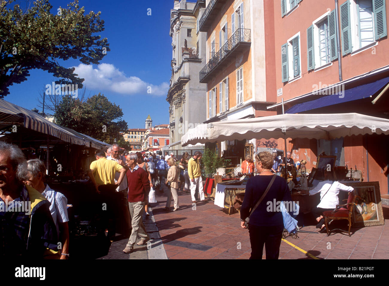 Nizza - mercatino di Antiquariato nel centro storico Foto Stock