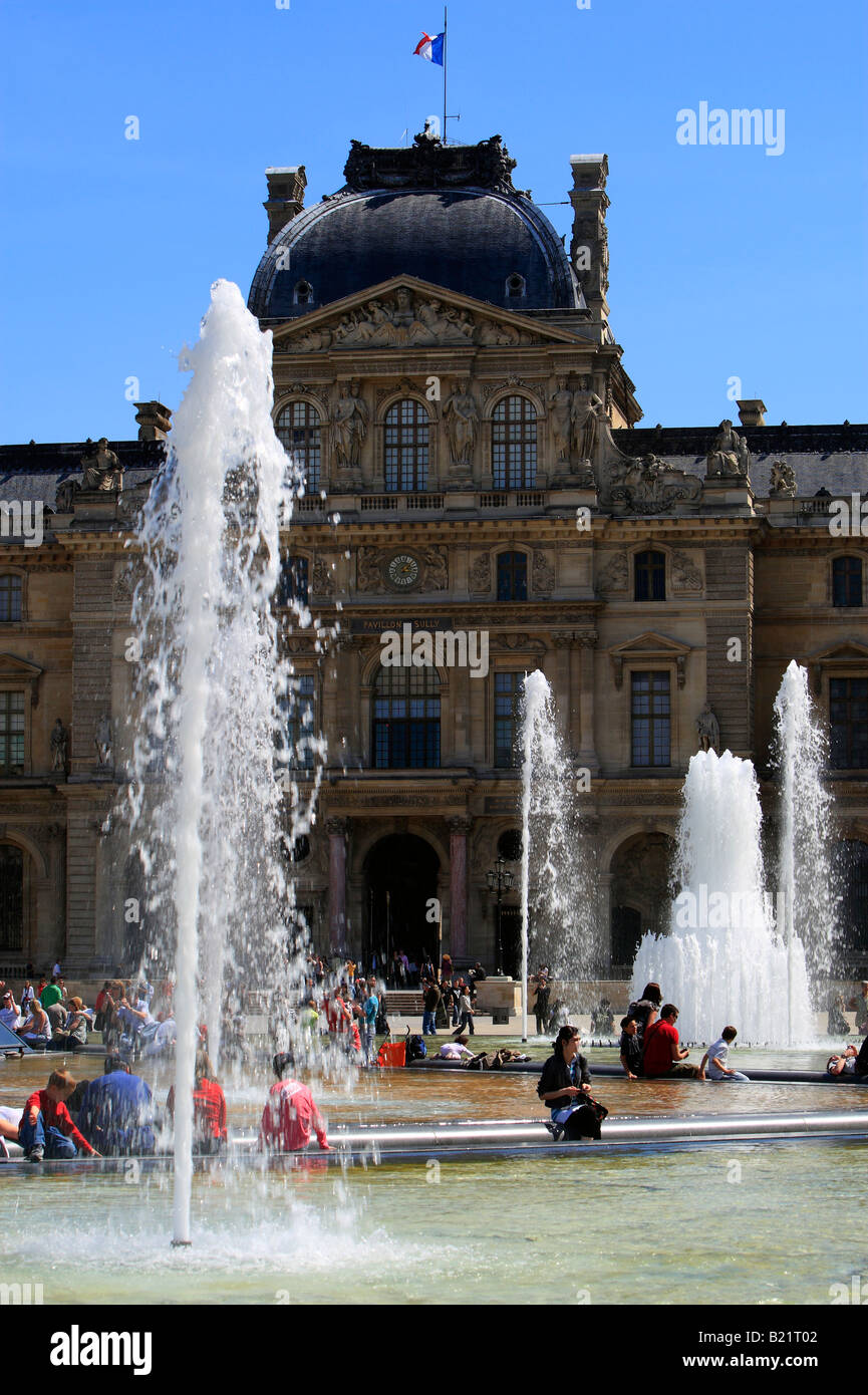 L'Ala Sully del museo Louvre di Parigi Francia. Foto Stock