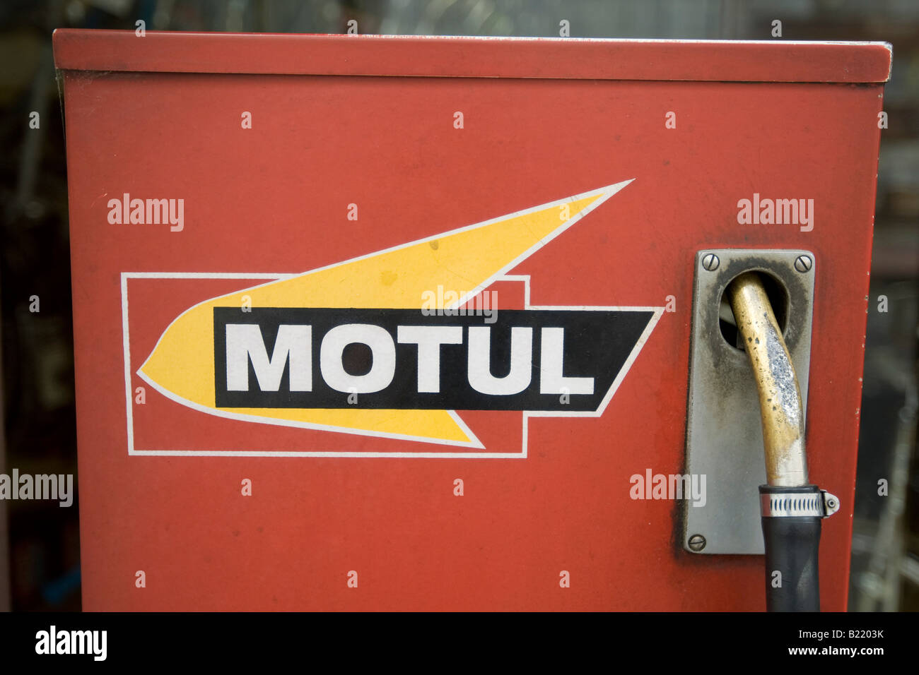 Pompa a gas per motociclette in Francia, giugno 2008 Foto Stock