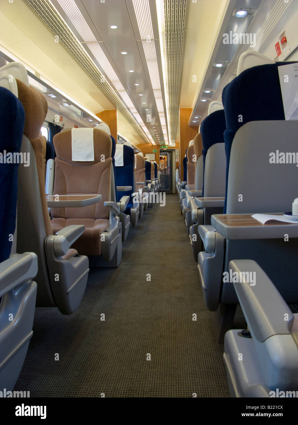 Interno di una National Express intercity Mallard treno carrello. Foto Stock