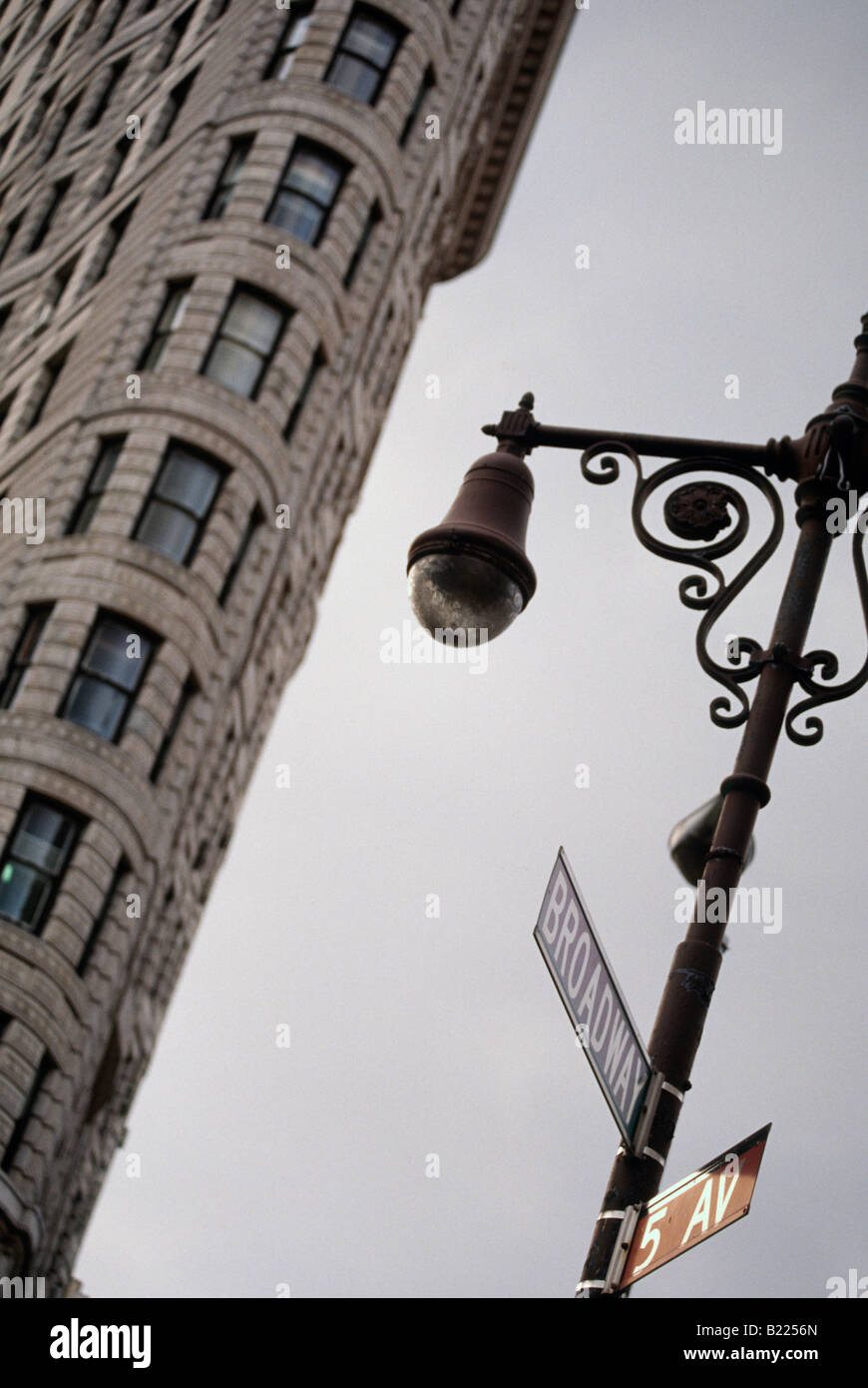 Angolo occupato Flatiron Building di New York Foto Stock