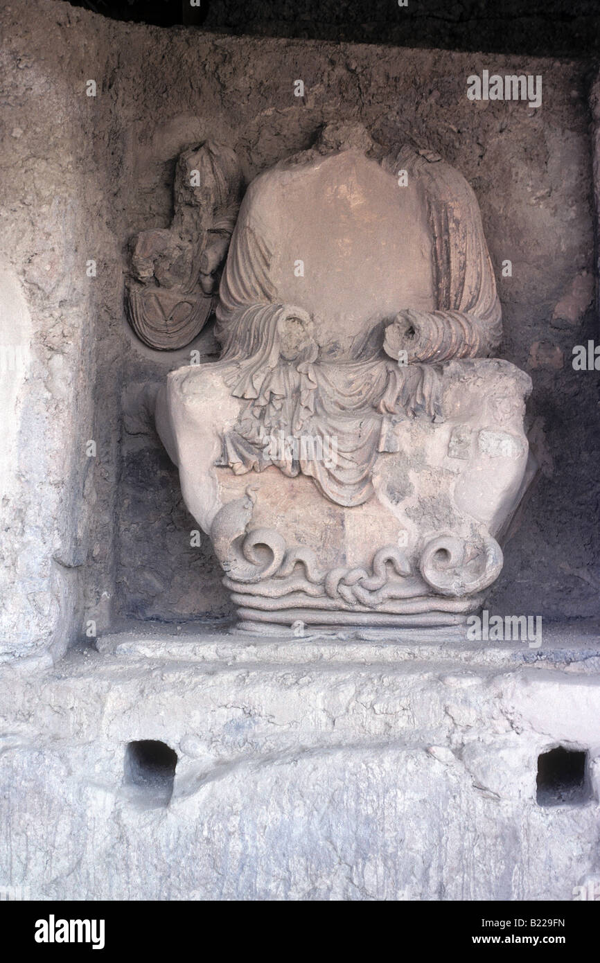 Testa di scultura di un Buddha seduto a Hadda un Greco buddista sito archeologico si trova nella zona antica del Gandhara Foto Stock