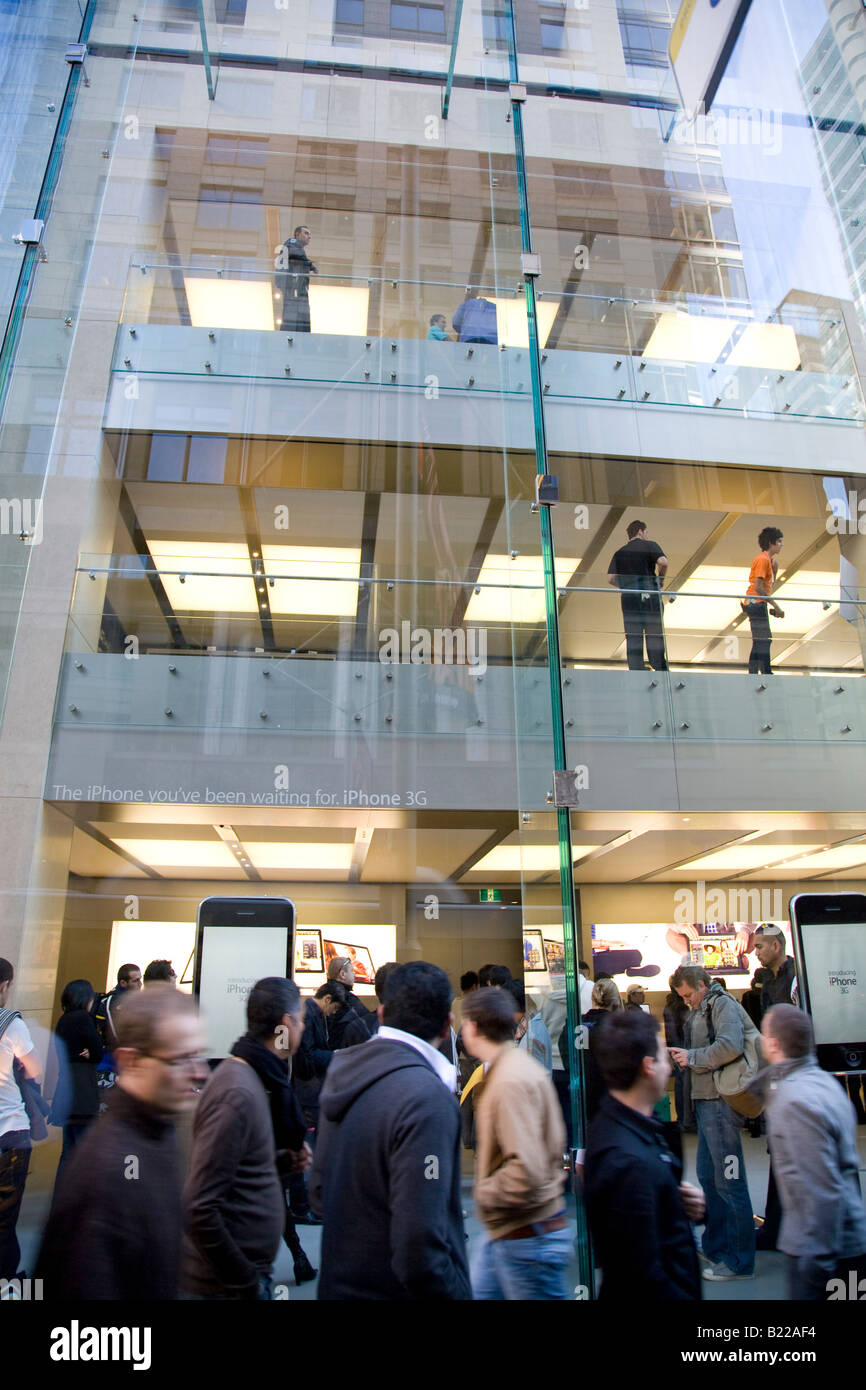Apple store Sydney il giorno in cui iphone viene lanciato Foto Stock