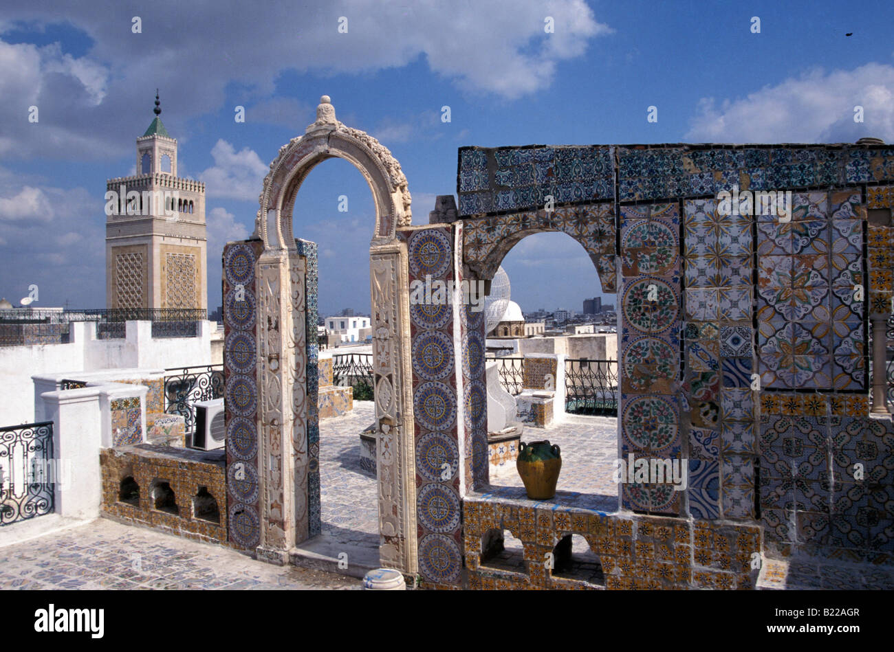 Ez Moschea Zitouna Città Vecchia Medina Tunisi Tunisia Foto Stock