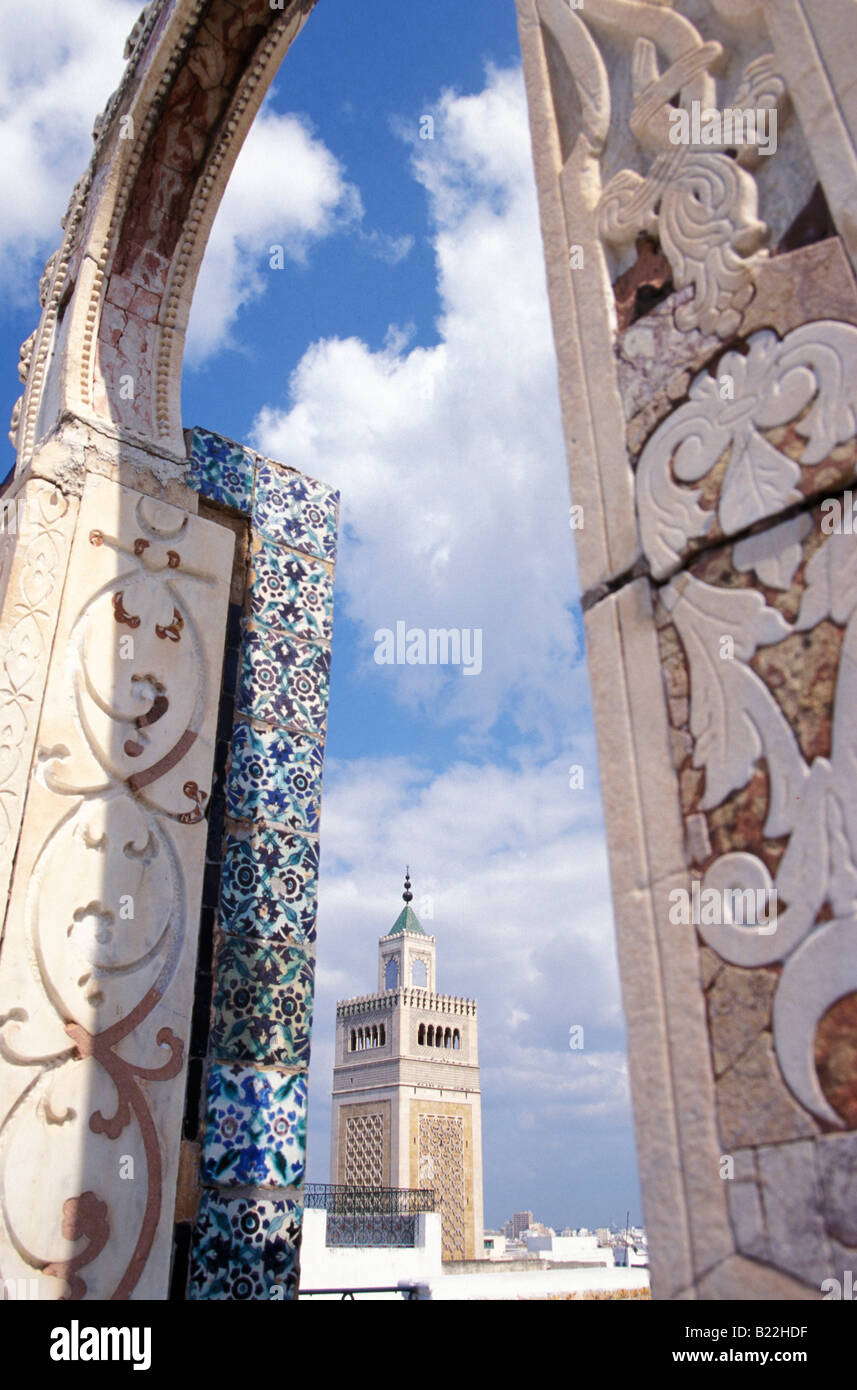 Ez Moschea Zitouna Città Vecchia Medina Tunisi Tunisia Foto Stock