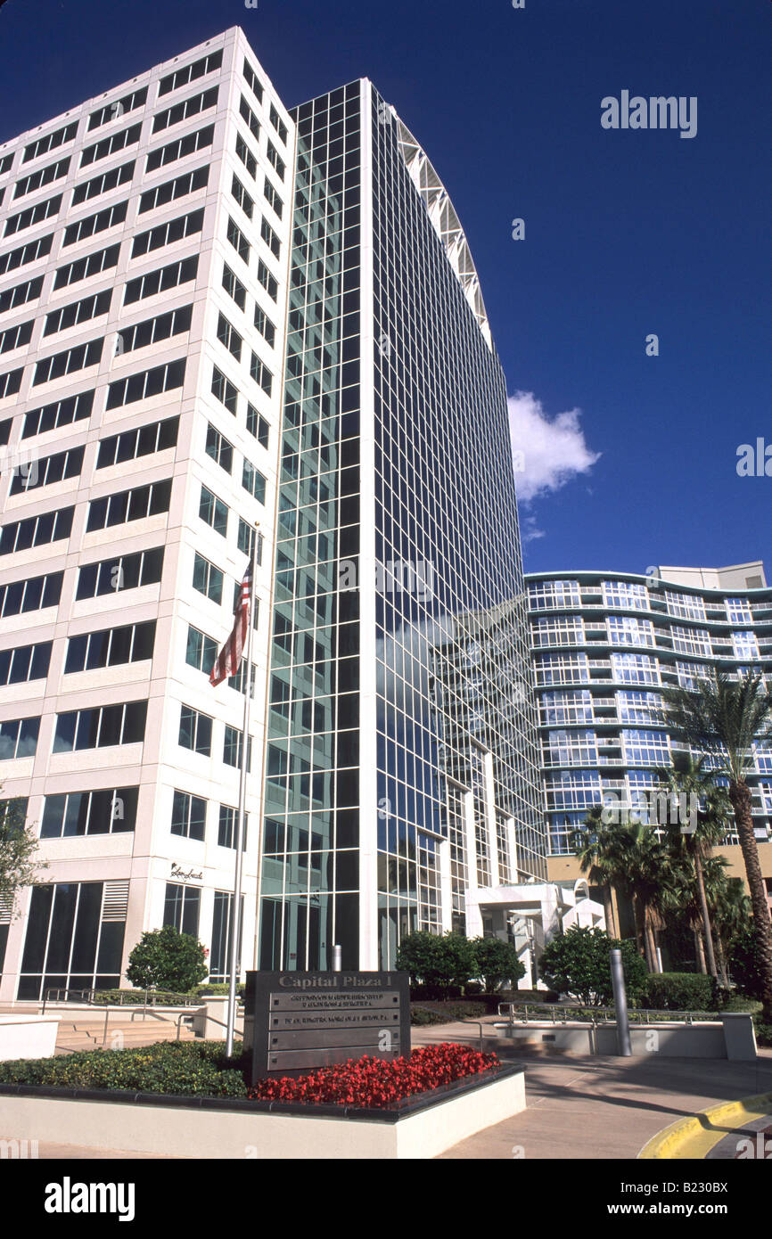 Basso angolo vista dell edificio, Orlando Orange County, Florida, Stati Uniti d'America Foto Stock