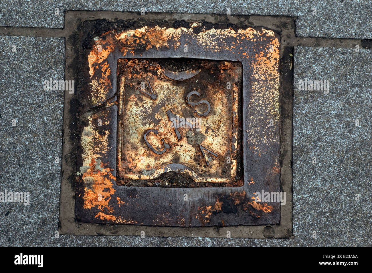 In prossimità della valvola del gas di copertura su strada Foto Stock