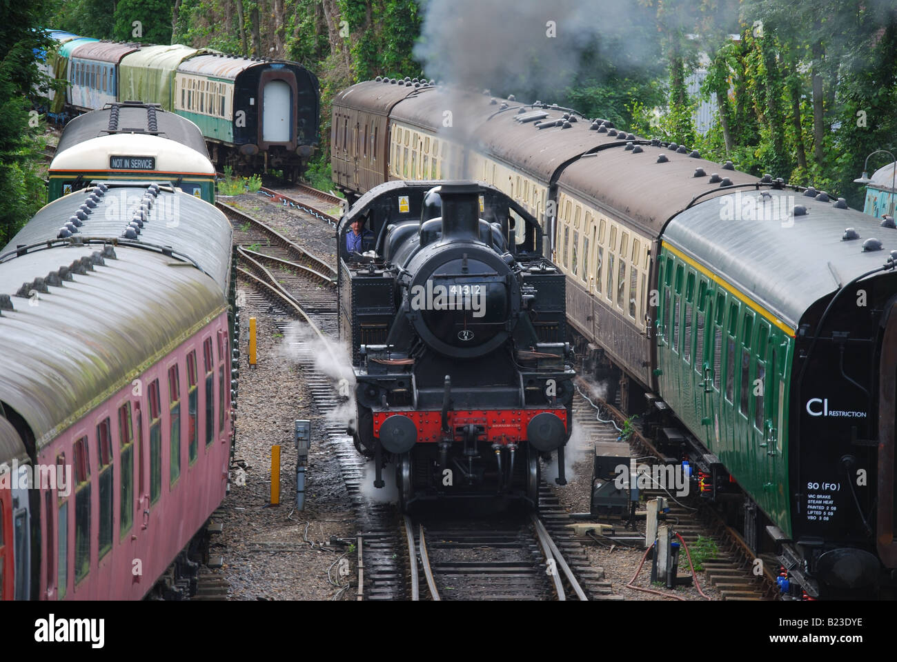 Steam Train, Alresford Railway Station, Mid Hants Watercress Heritage Railway, New Alresford, Hampshire, Inghilterra Regno Unito Foto Stock