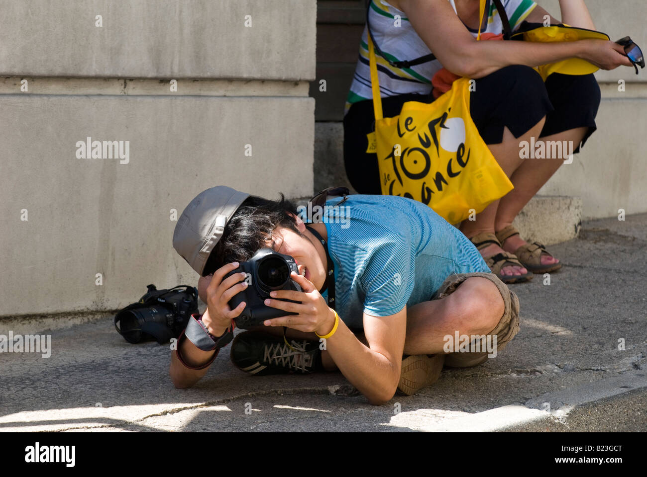 Il fotografo giapponese a seguito del Tour de France 2008, Francia. Foto Stock