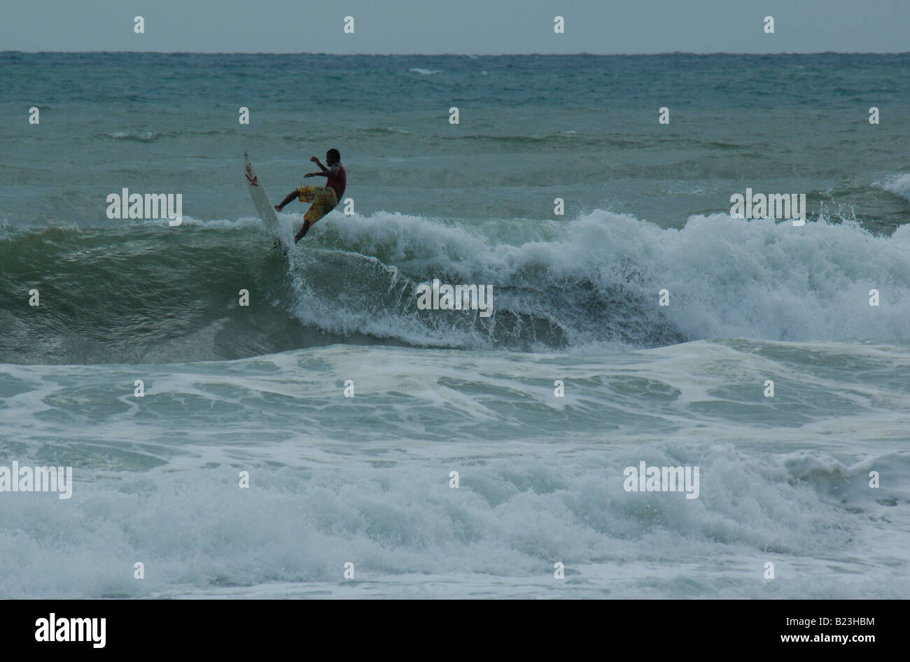 Surfer a Kalim Beach, Phuket, Tailandia Foto Stock