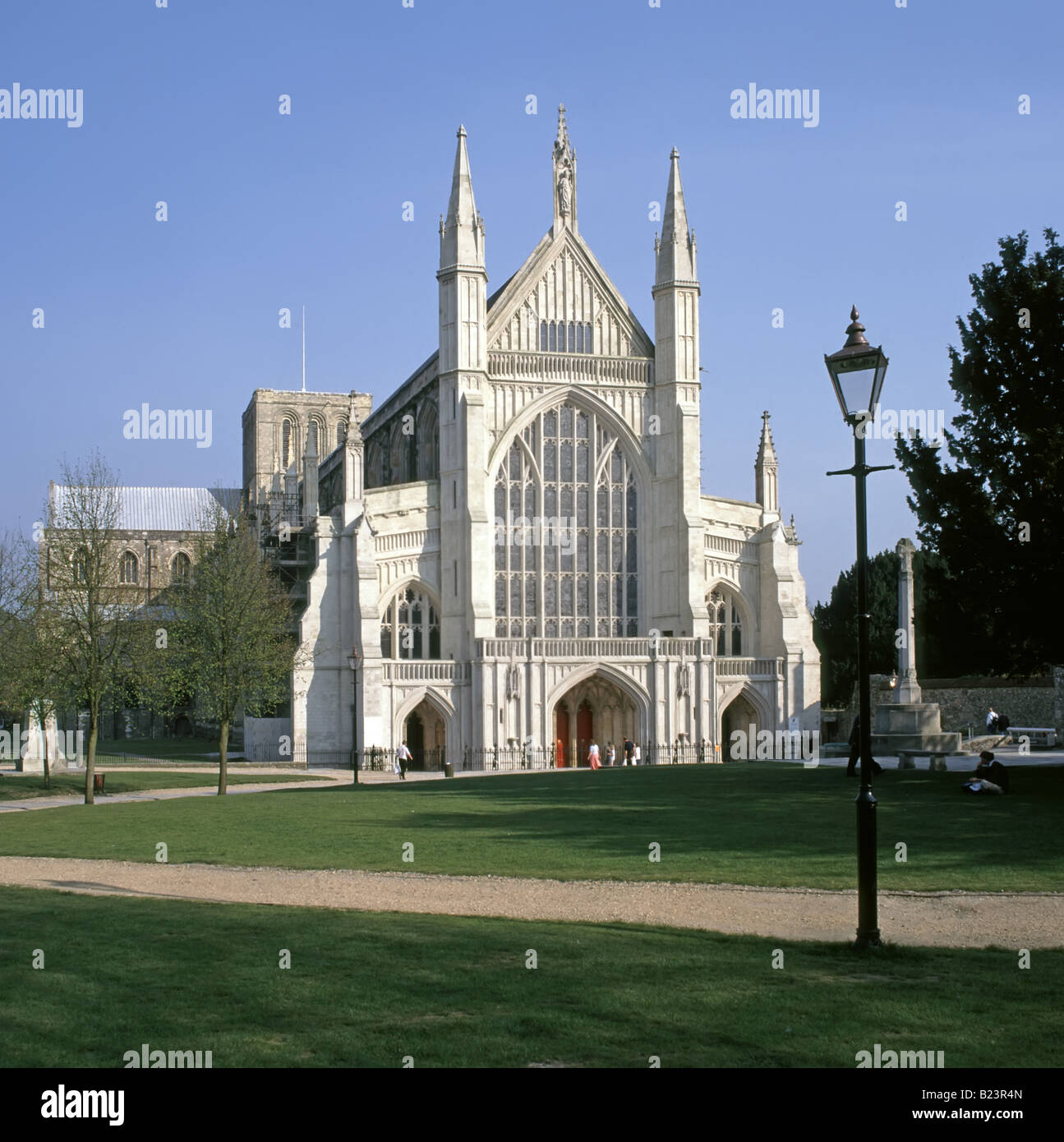La Cattedrale di Winchester ovest ingresso di elevazione Inghilterra Hampshire REGNO UNITO Foto Stock