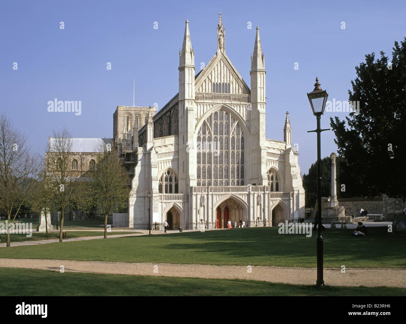 La Cattedrale di Winchester Hampshire ovest ingresso di elevazione England Regno Unito Foto Stock