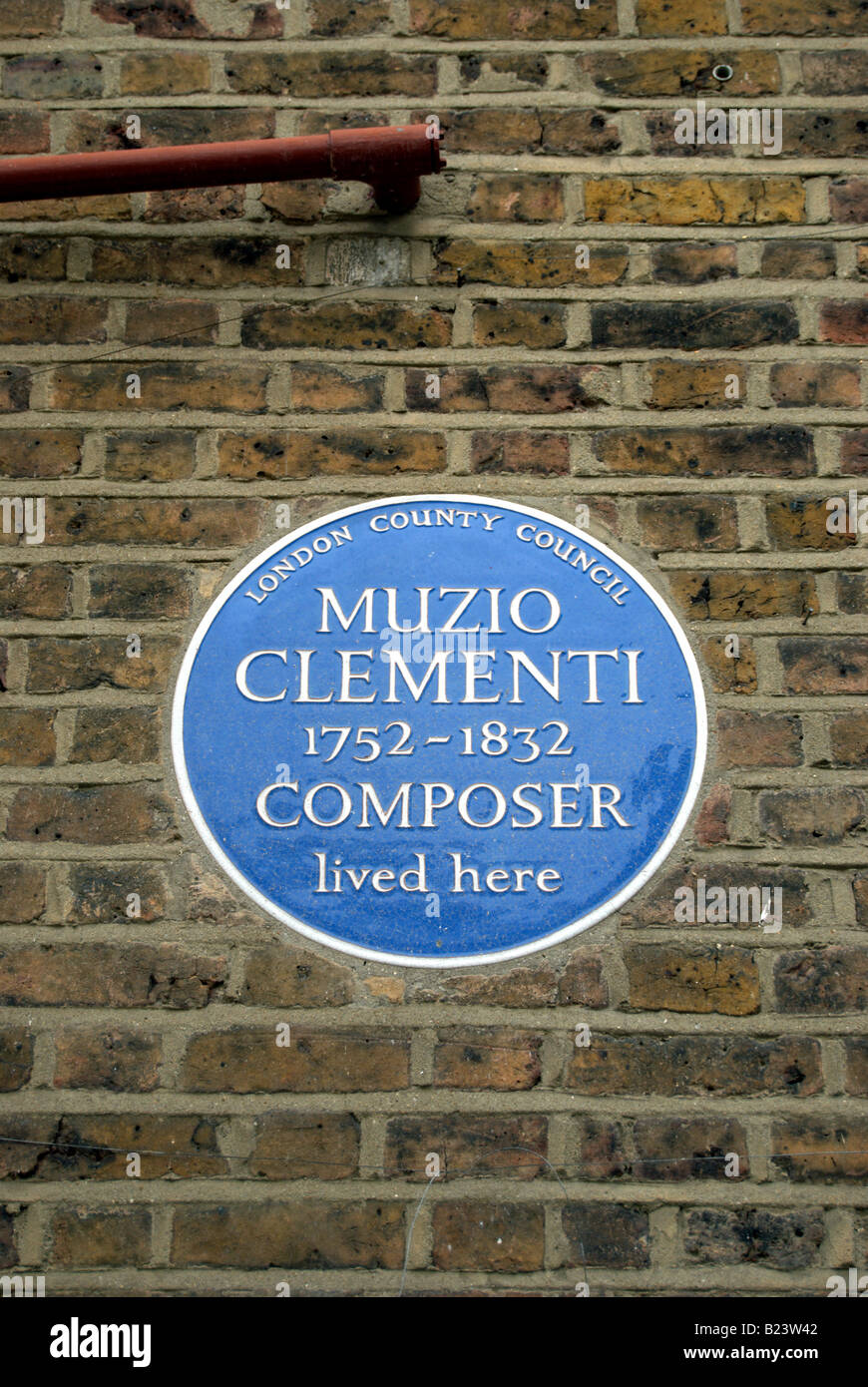 Targa blu segnando una ex casa del pianista e compositore Muzio Clementi, Kensington Church Street, Londra, Inghilterra Foto Stock