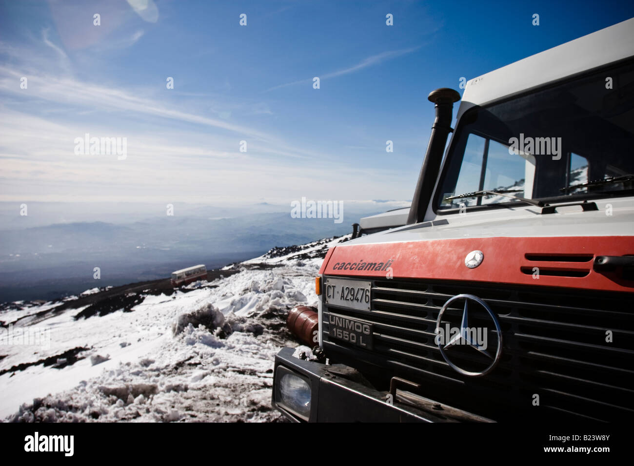 Bus navetta sul Monte Etna, Sicilia, Italia Foto Stock